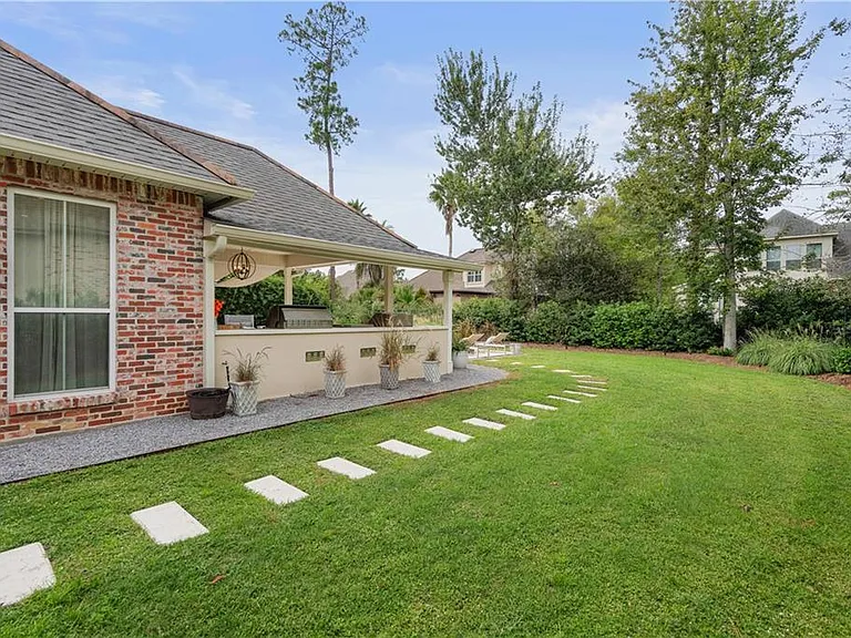 618 Millikens Bnd — Photo 36