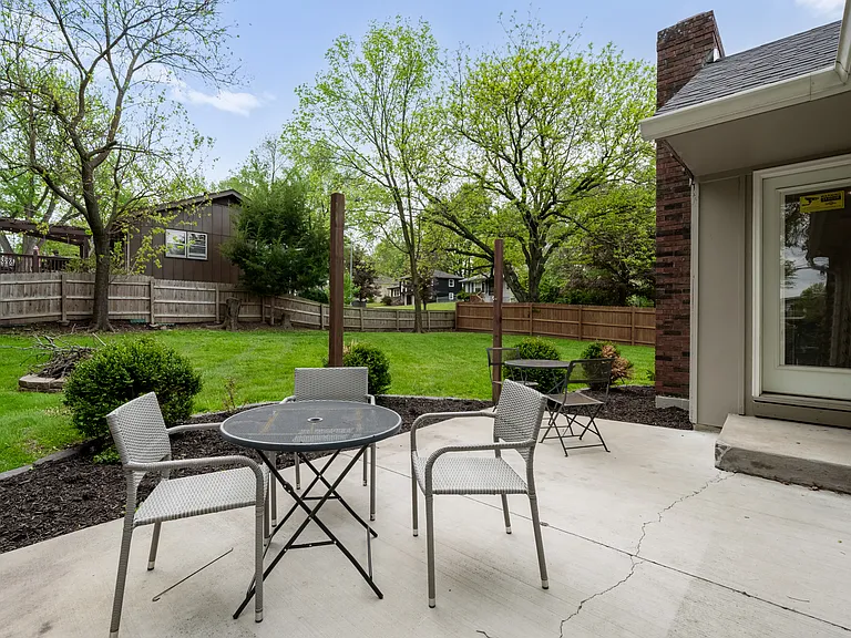 3601 Bridge Manor Dr — Photo 37