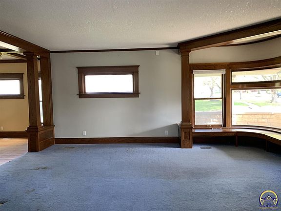 2nd image of 210 N 8th St