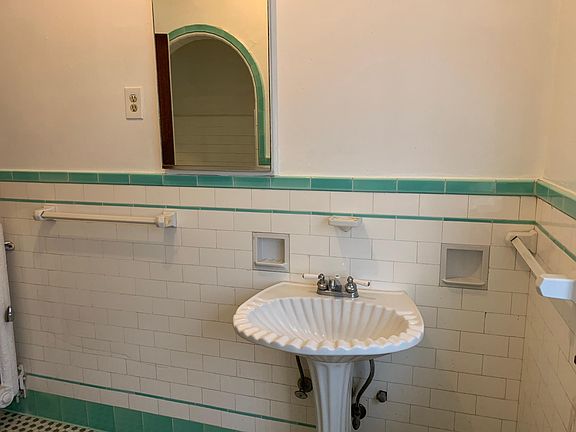 4th image of 3800 E Ocean Blvd APT 102