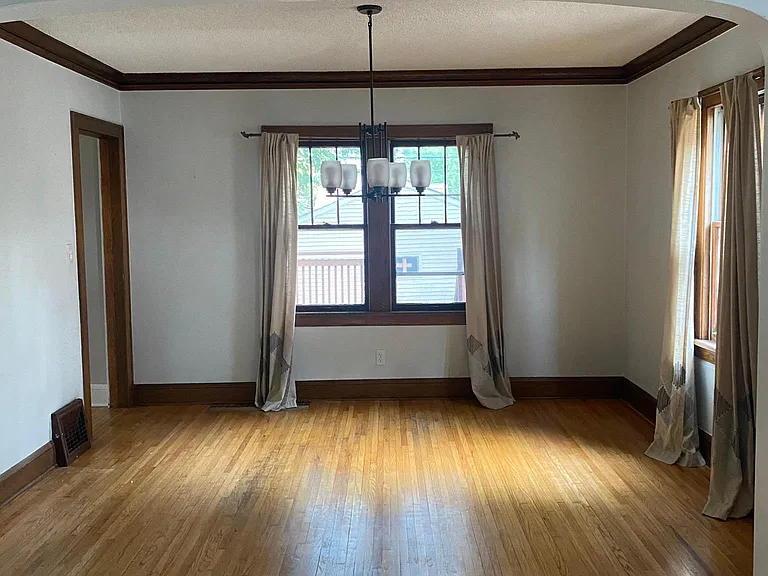 1286 Lafond Ave — Photo 3
