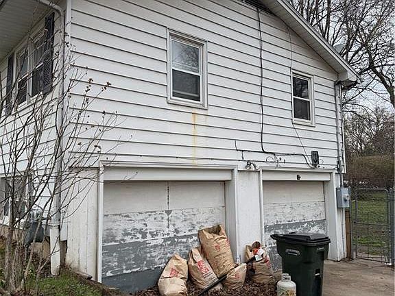3rd image of 616 Santa Fe St