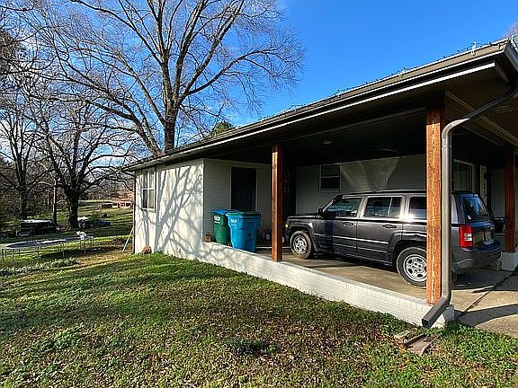 3rd image of 8629 Thunderbird Dr E