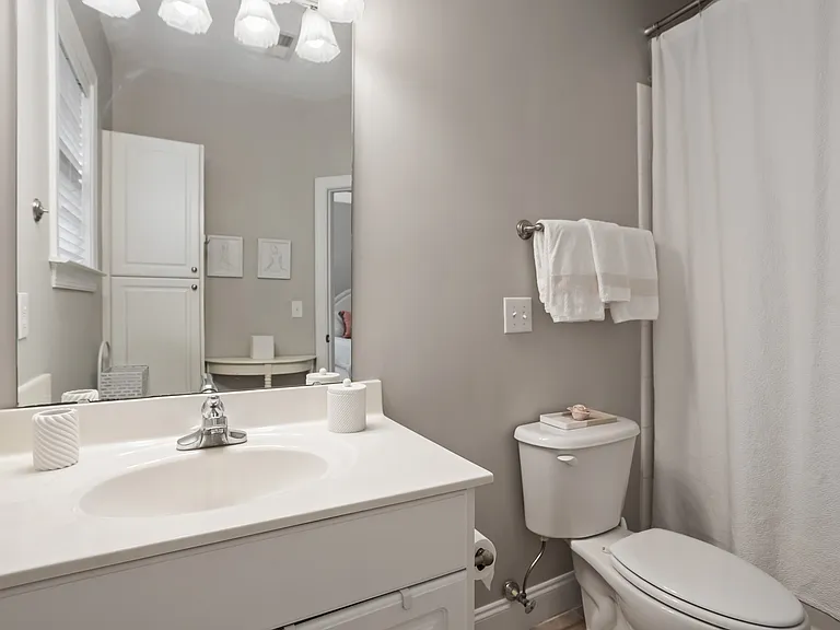 621 Highpark Ln — Photo 1