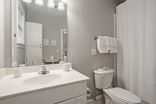 621 Highpark Ln Photo 1