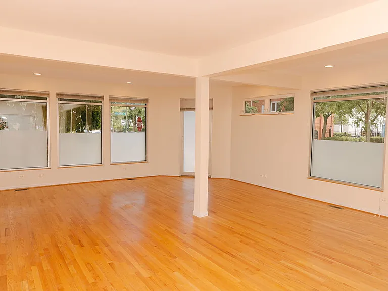 1901 W George St #1 — Photo 9
