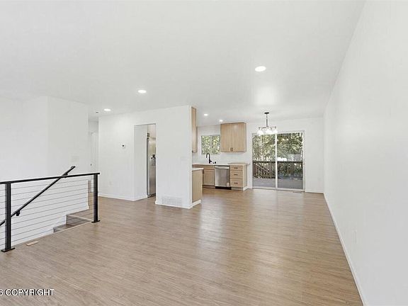 5th image of 3850 E 84th Ave
