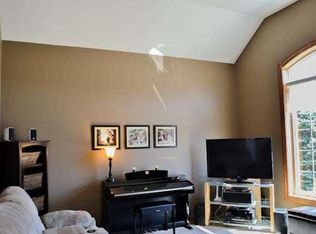 2215 S Misty Ct, New Berlin, WI 53151