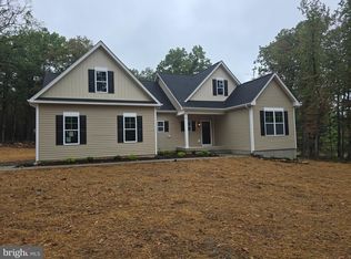 440 Cacapon Ln, Cross Junction, VA 22625