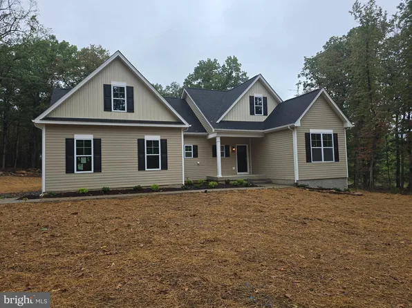 440 Cacapon Ln, Cross Junction, VA 22625