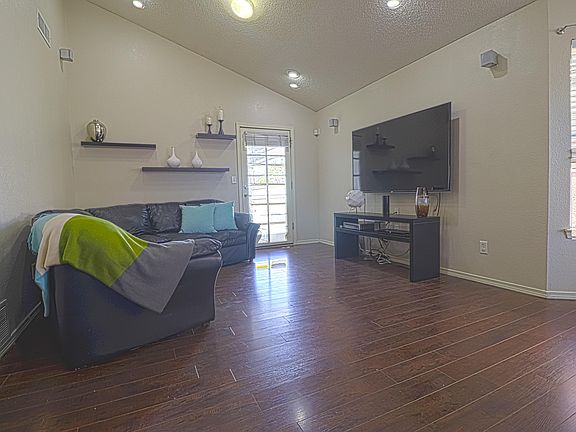 4th image of 6229 Grace Madriles