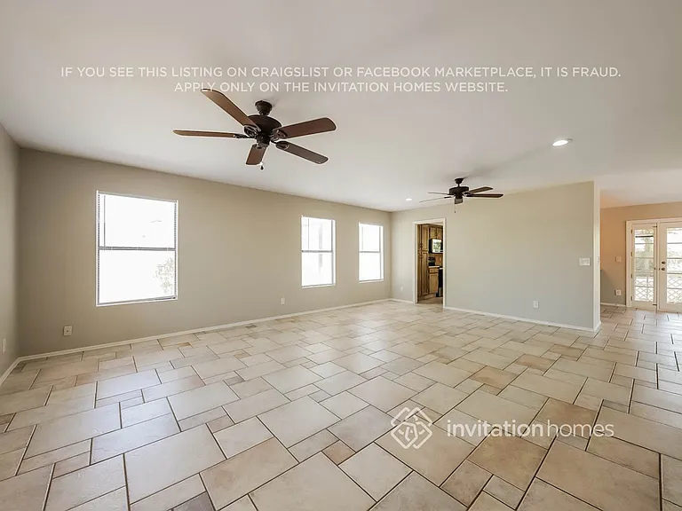 1433 E Utopia Rd — Photo 4