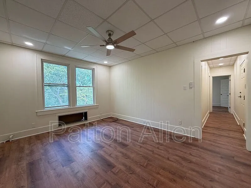 2 bed, 1.0 bath, $1,295 — Photo 2