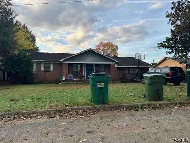 1st image of 1426 2nd St