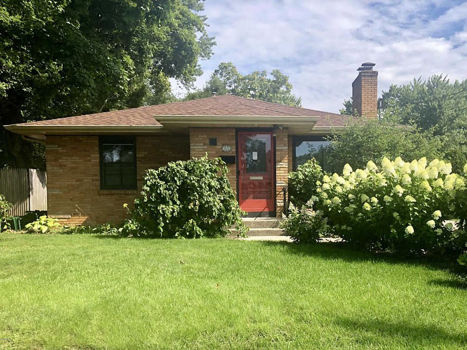 1st image of 2131 Newport St SW