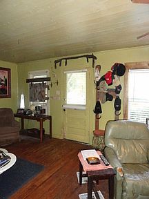 2nd image of 1224 Oak Dr
