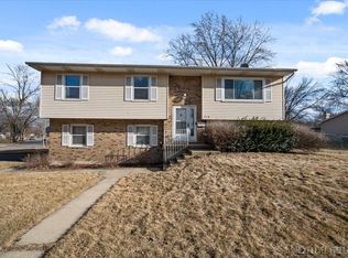 219 Mary Ln, Cary, IL 60013