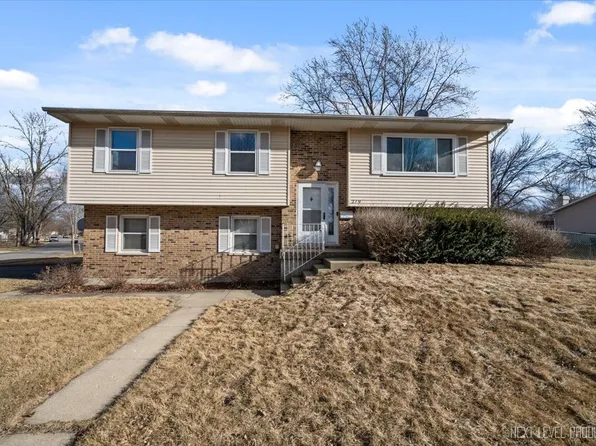 219 Mary Ln, Cary, IL 60013