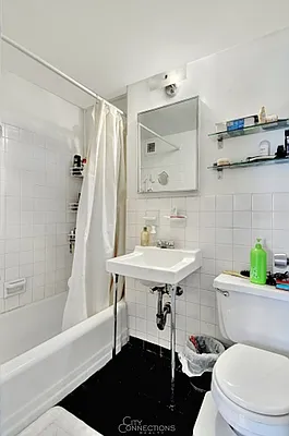 Rented by City Connections Realty | media 16