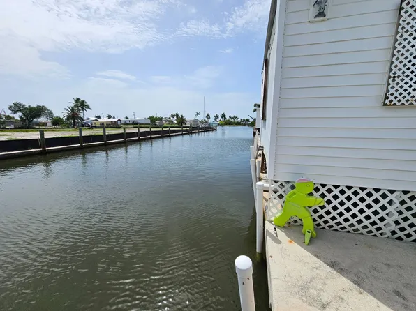 4500 Pine Island Rd NW #5, Matlacha, FL 33993