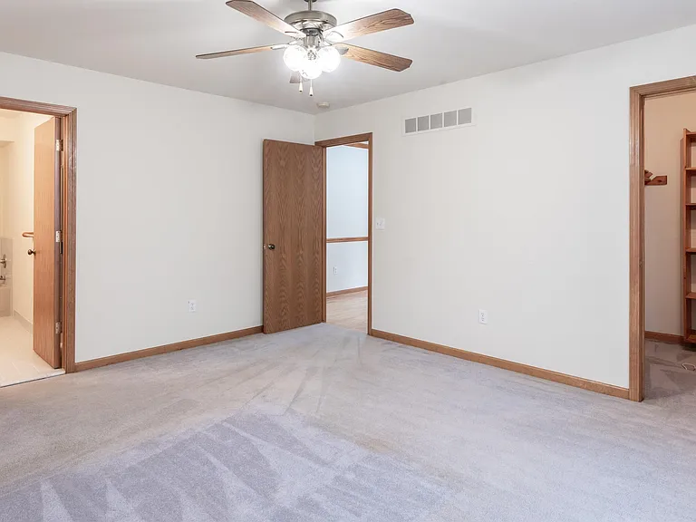 33527 Roselawn Dr — Photo 10