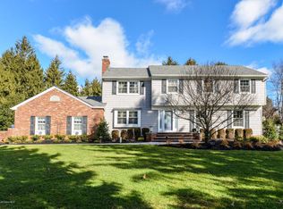 29 Dana Ln, Colts Neck, NJ 07722