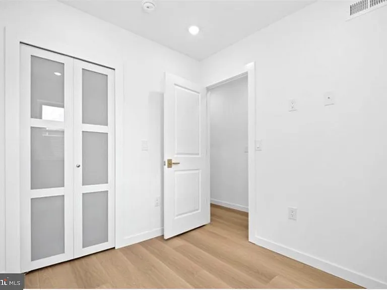 2215 N Mutter St — Photo 19