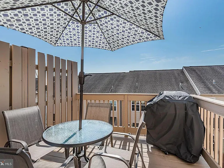 4 Jay Cir — Photo 10