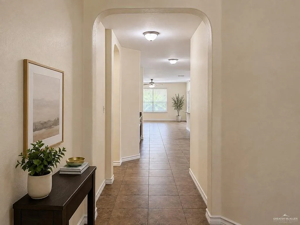4 bed, 3.0 bath, 2459 sqft, $2,600 — Photo 4