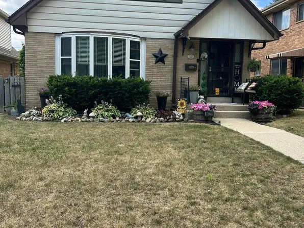 8023 W Beckett AVENUE #8023A, Milwaukee, WI 53218