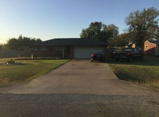 111 Spring Hill Rd, Red Oak, TX 75154