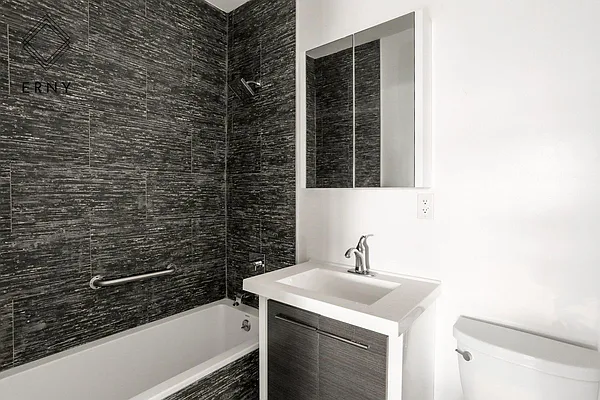 Rented by Pinn Realty | media 33