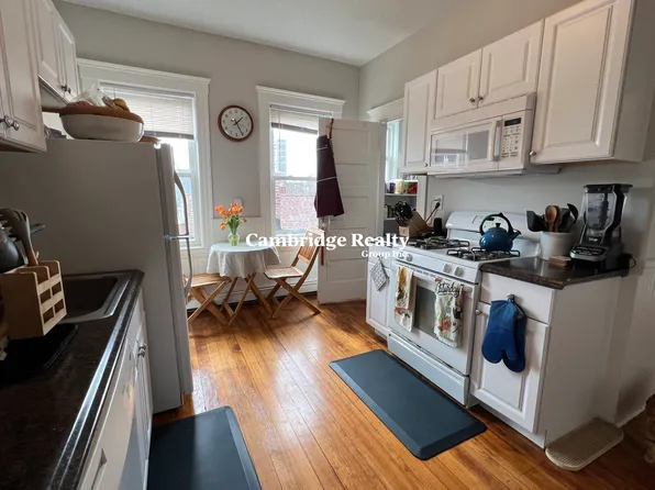 114 Columbia St #3, Cambridge, MA 02139