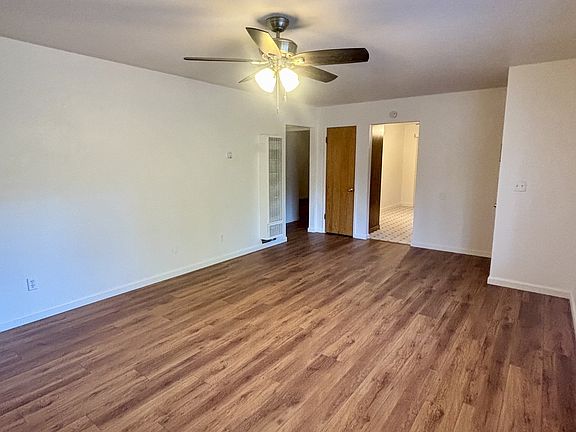 5th image of 297 Cornwall Ave