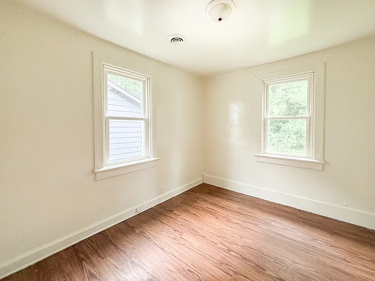 130 Leavenworth St — Photo 8