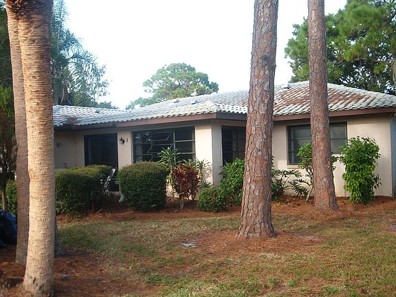 2nd image of 421 Courbet Dr #421