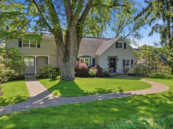 6 Timberlane Dr, Pittsburgh, PA 15238