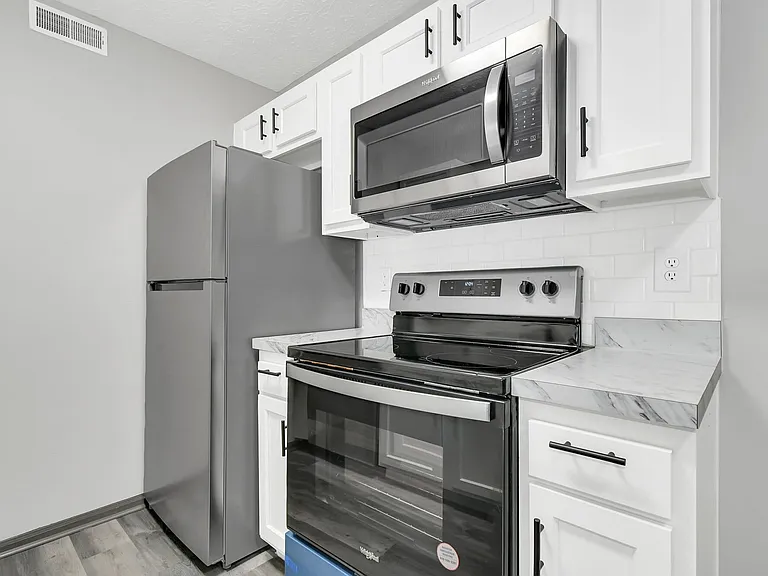 Parkview Apartments — Photo 4