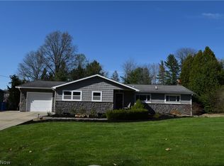 3285 Hemphill Rd, Barberton, OH 44203