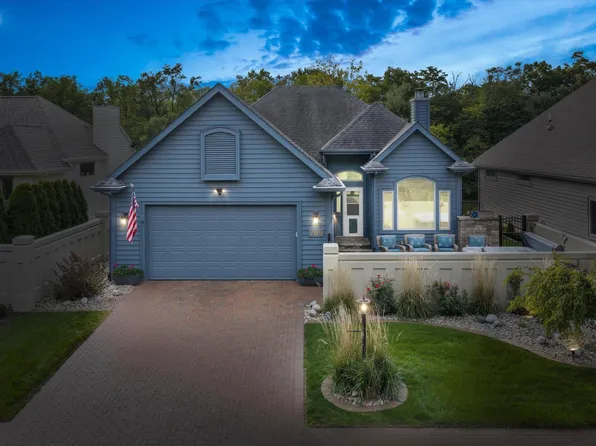 709 Bittersweet Cove Dr, Mishawaka, IN 46544