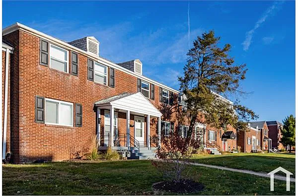 Building Photo - 1801 Parkline Dr #6