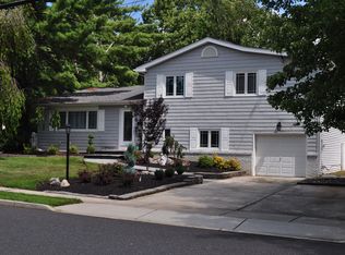 30 Valley Vale Dr, Old Bridge, NJ 08857