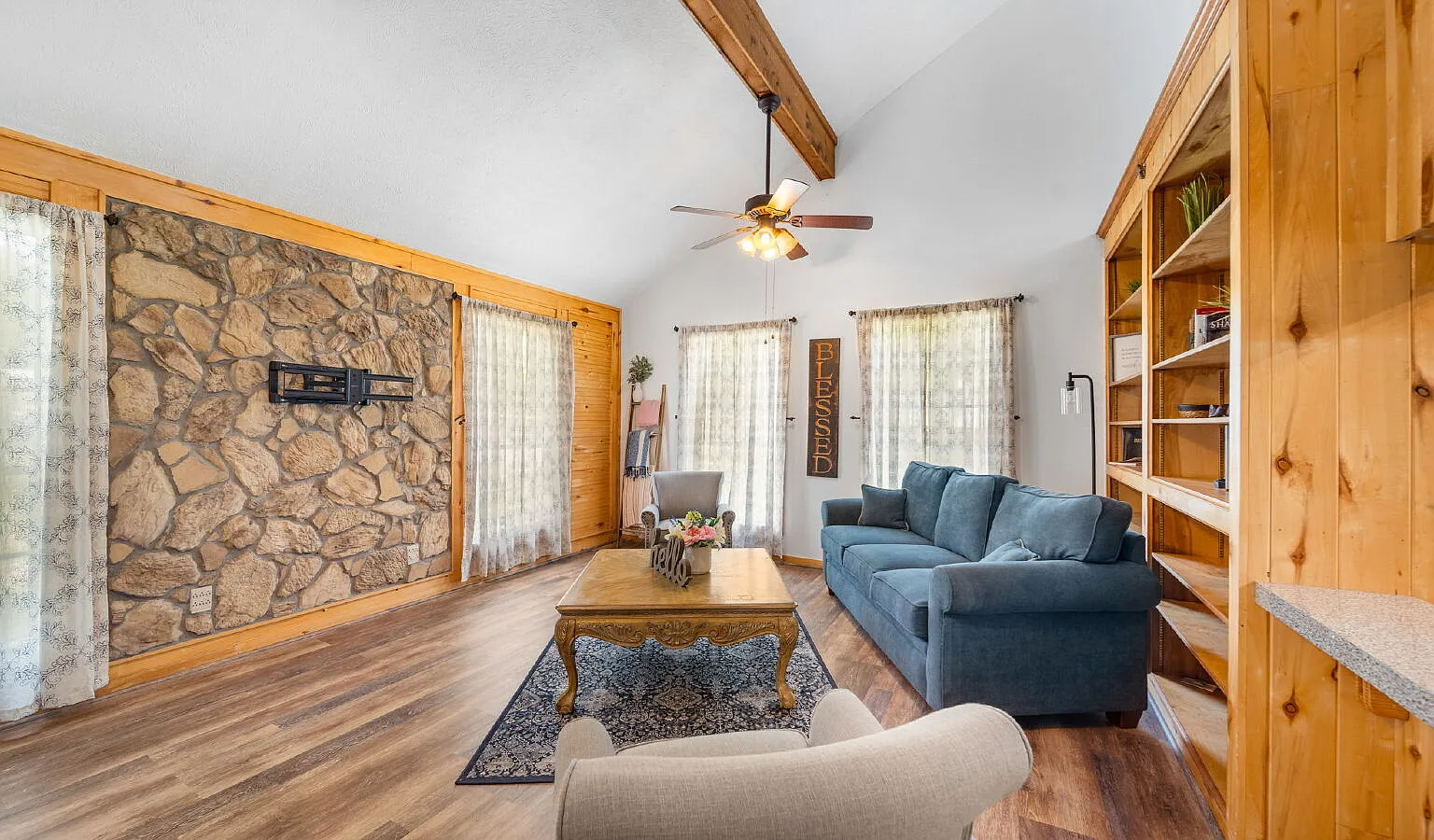 3 bed, 2.0 bath, 1788 sqft, $2,500 — Photo 3