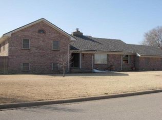1005 N Forrest St, Watonga, OK 73772