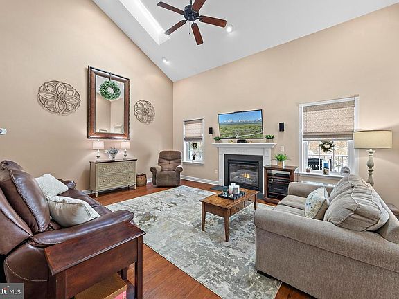 2nd image of 4 Springate Ct