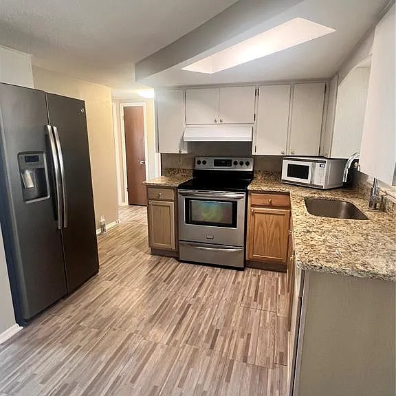 9910 Lake Chrise Ln — Photo 3