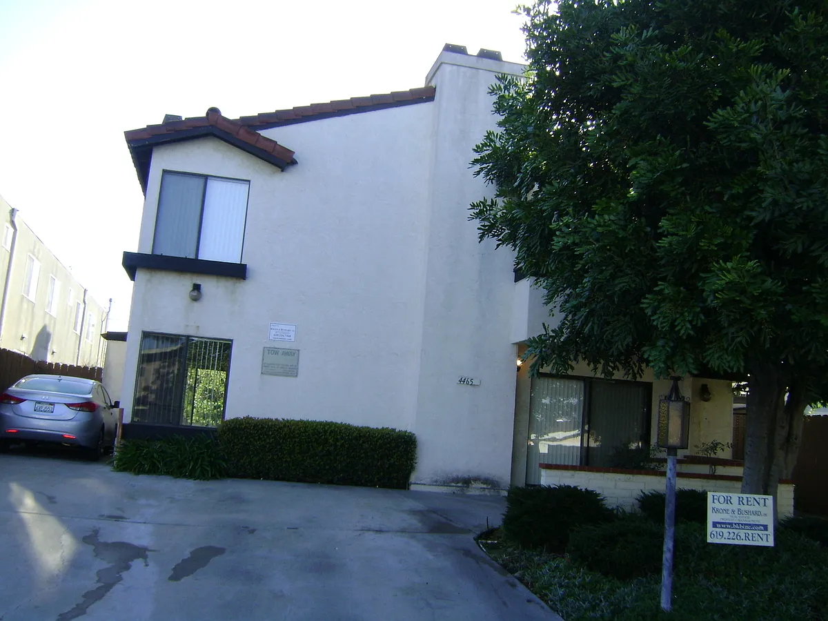 Building Photo - 4465 Mississippi St