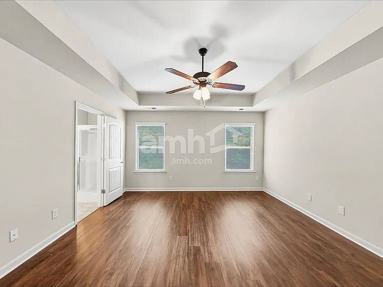 918 Pine Ln — Photo 10
