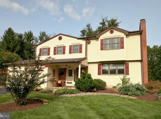 1 Michele Ct, Hamilton, NJ 08619