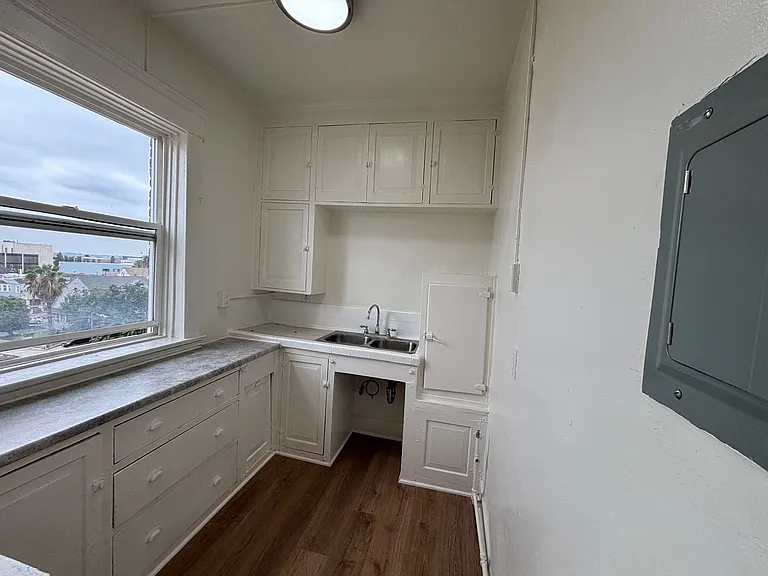 RCG 722 Hartford LLC — Photo 26